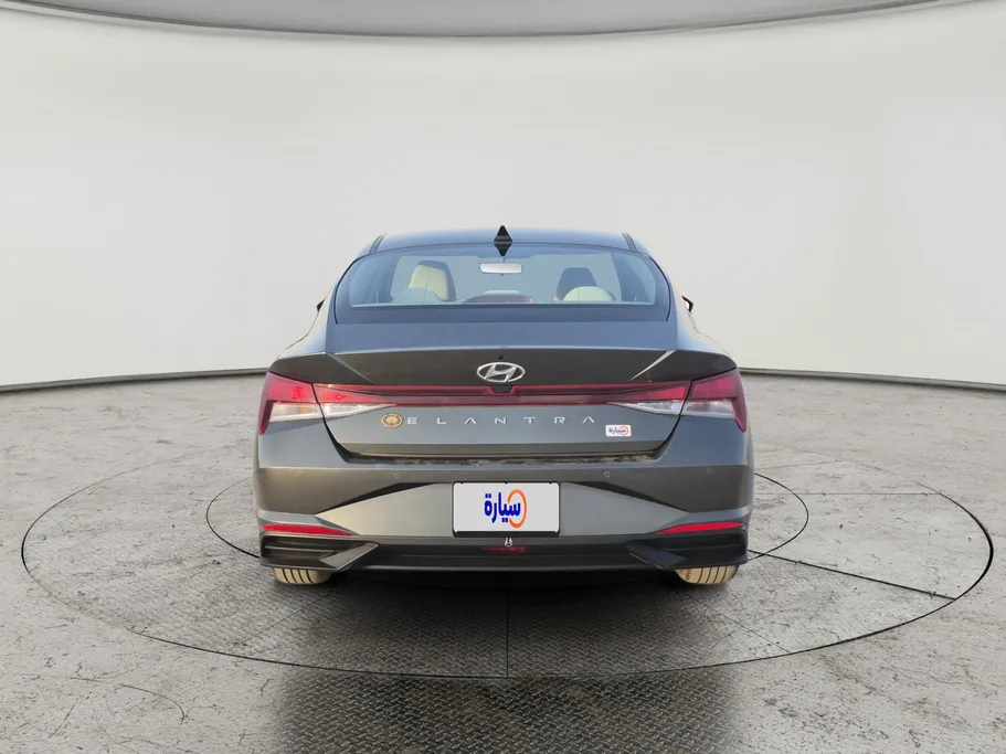 2023 Hyundai Elantra Smart 