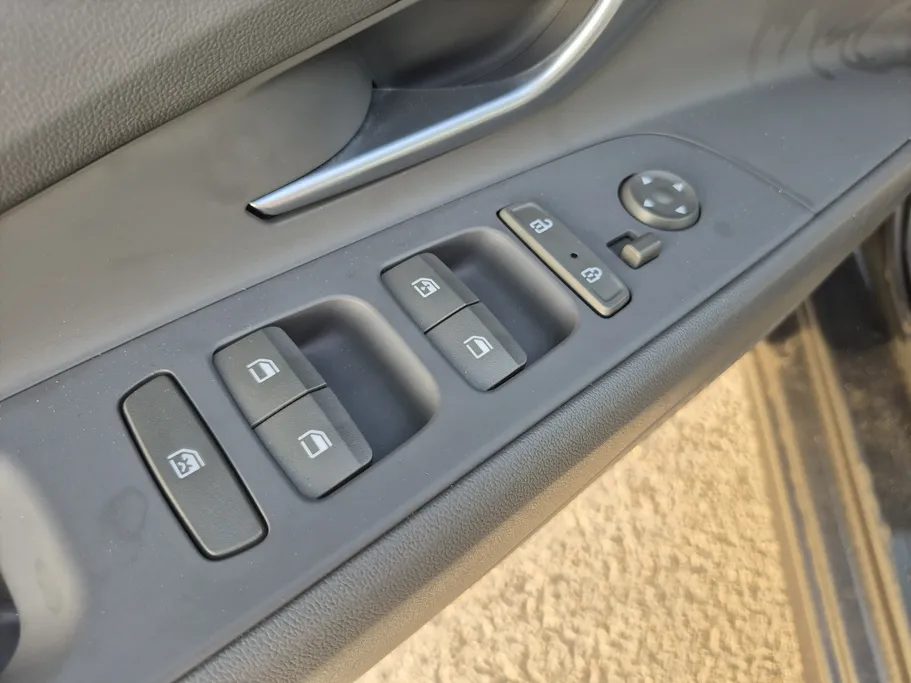 2023 Hyundai Elantra Smart 