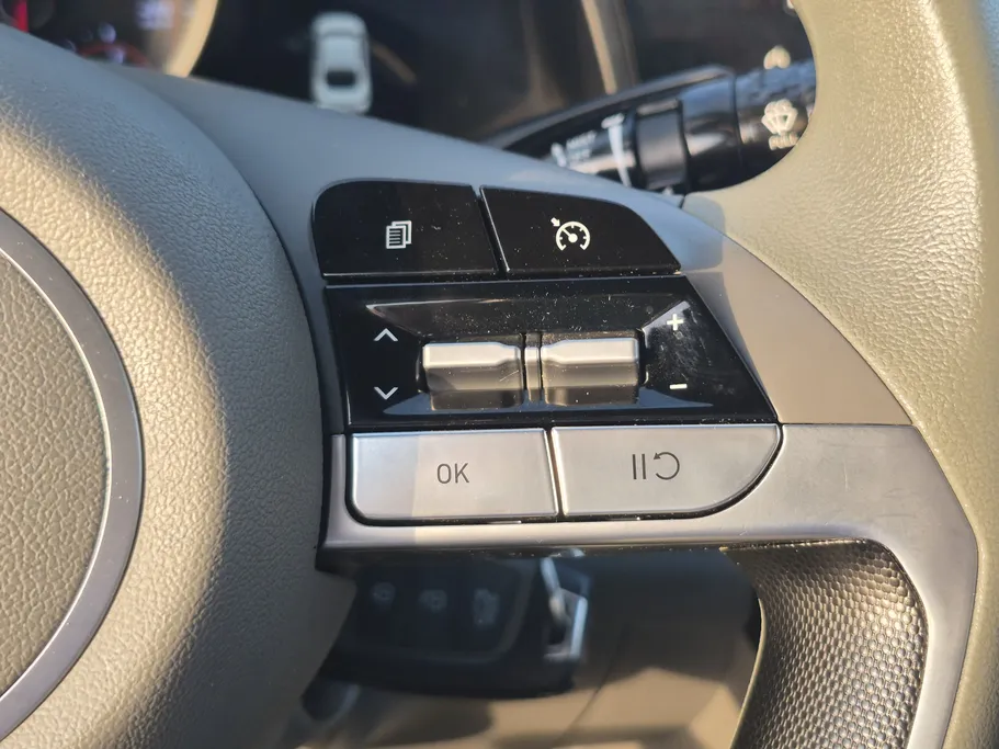 2023 Hyundai Elantra Smart 