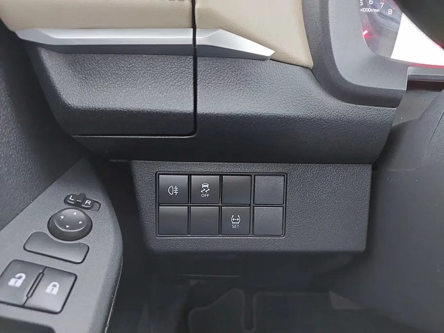2023 Toyota Yaris  Y 
