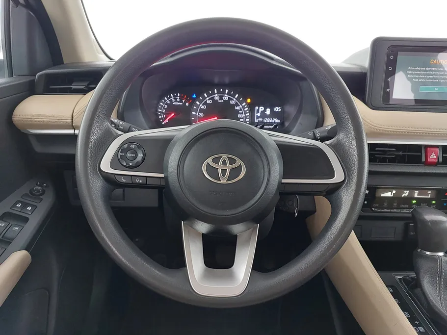 2023 Toyota Yaris  Y 