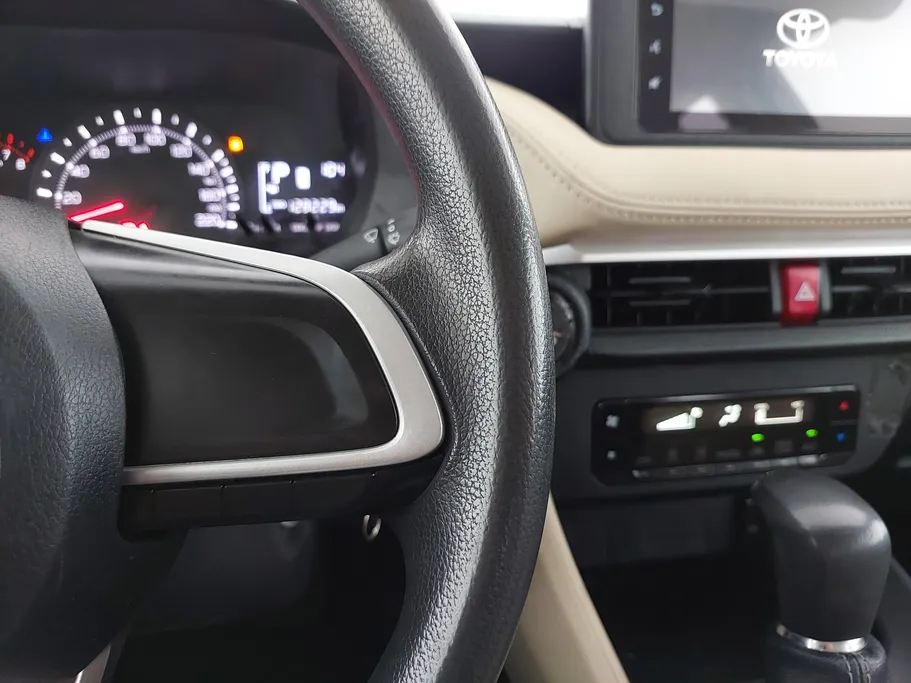 2023 Toyota Yaris  Y 