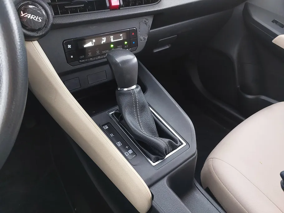 2023 Toyota Yaris  Y 