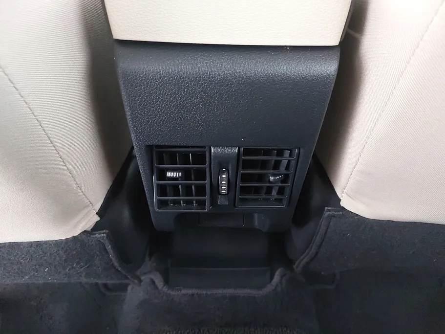 2023 Toyota Yaris  Y 