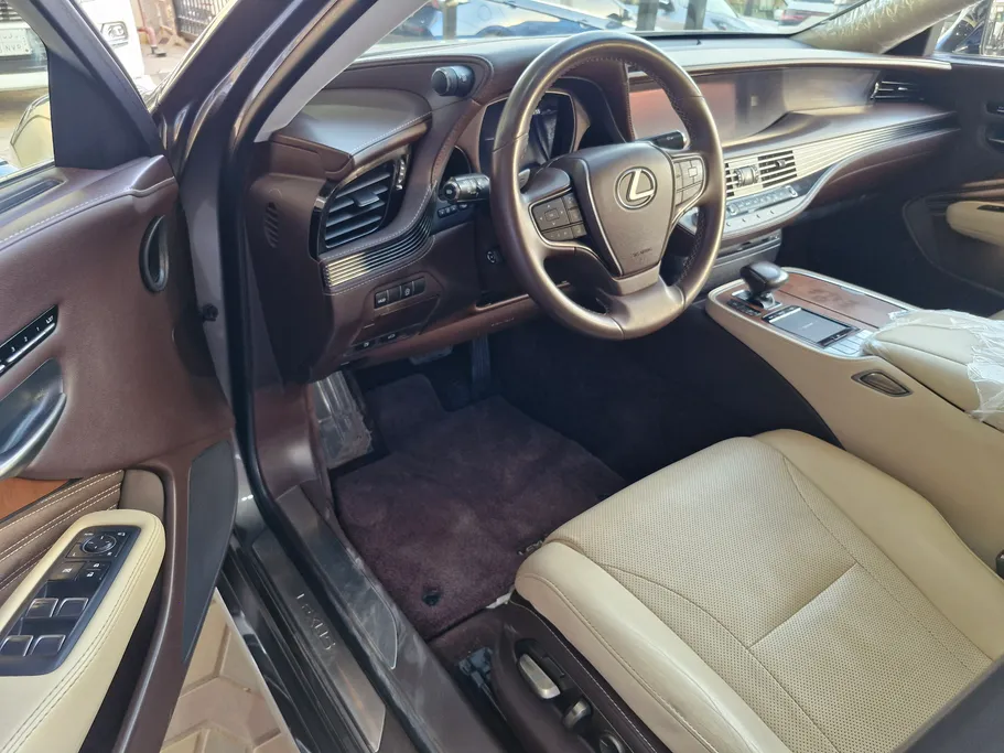 2018 Lexus LS 500 