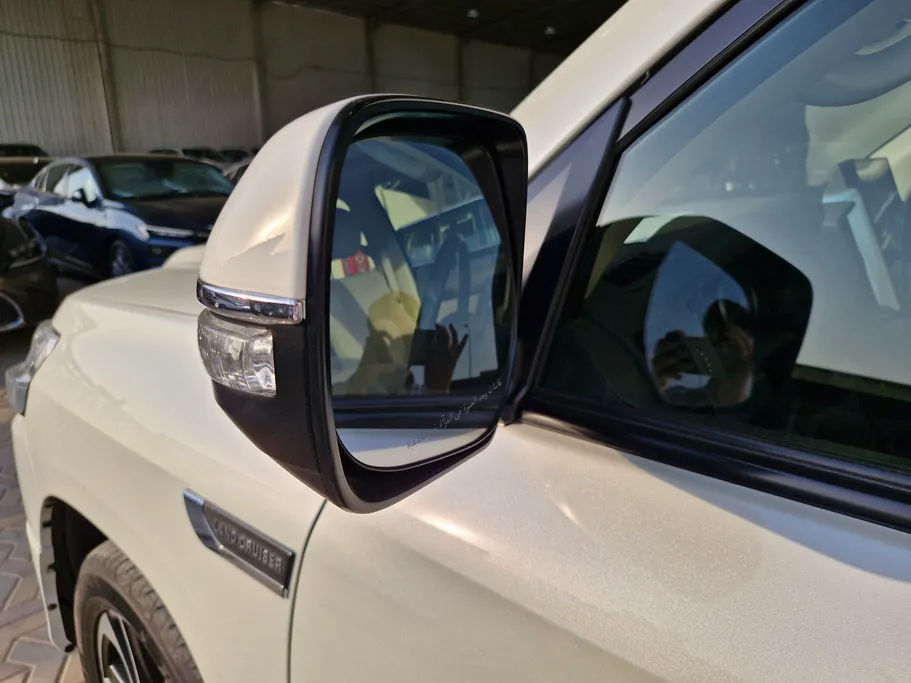 تويوتا لاندكروزر GXR3 2021 