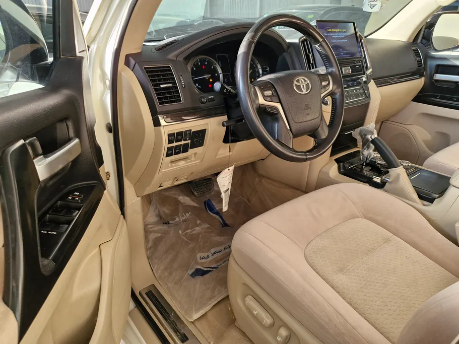 2020 Toyota Land Cruiser GXR Grand Touring 