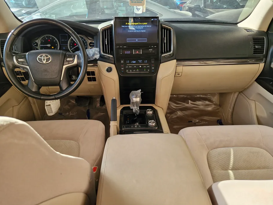2020 Toyota Land Cruiser GXR Grand Touring 