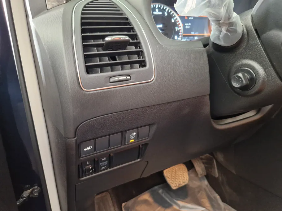 2023 Nissan Patrol Platinum 