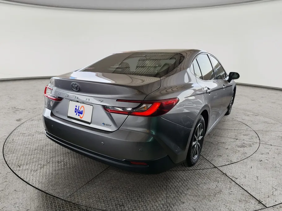 2025 Toyota Camry  E HEV 