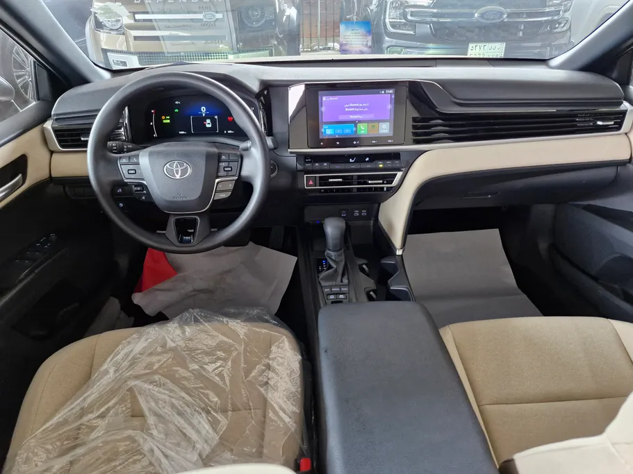 2025 Toyota Camry  E HEV 
