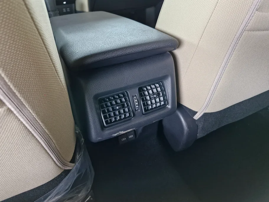 2025 Toyota Camry  E HEV 