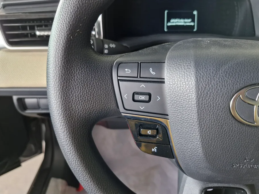 2025 Toyota Camry  E HEV 