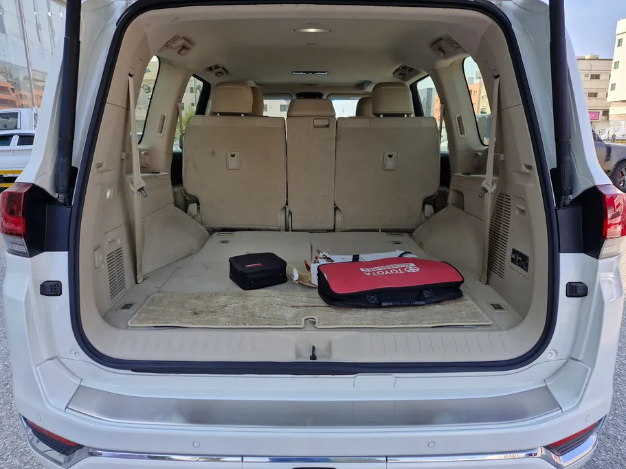 2022 Toyota Land Cruiser VX 