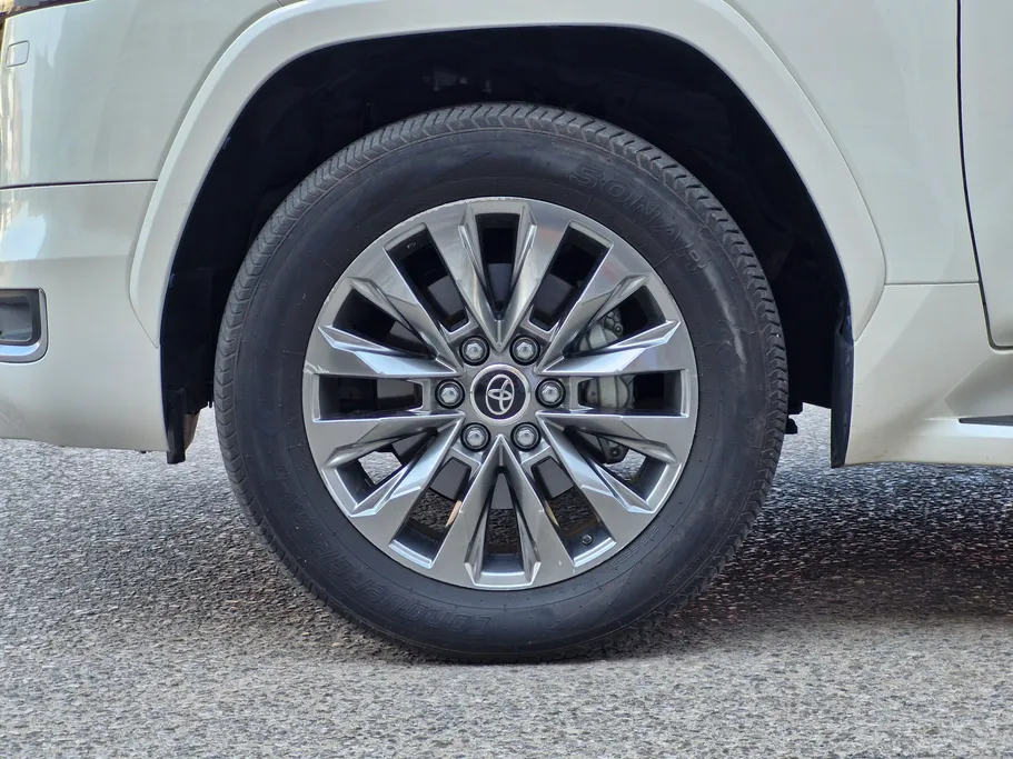 2022 Toyota Land Cruiser VX 