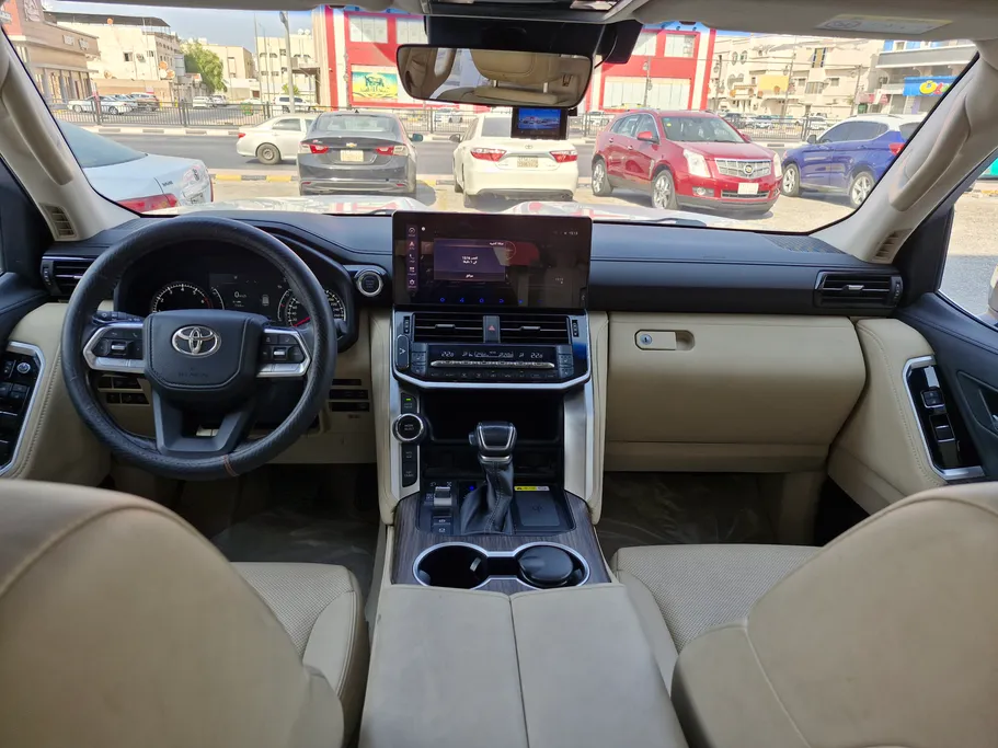 2022 Toyota Land Cruiser VX 