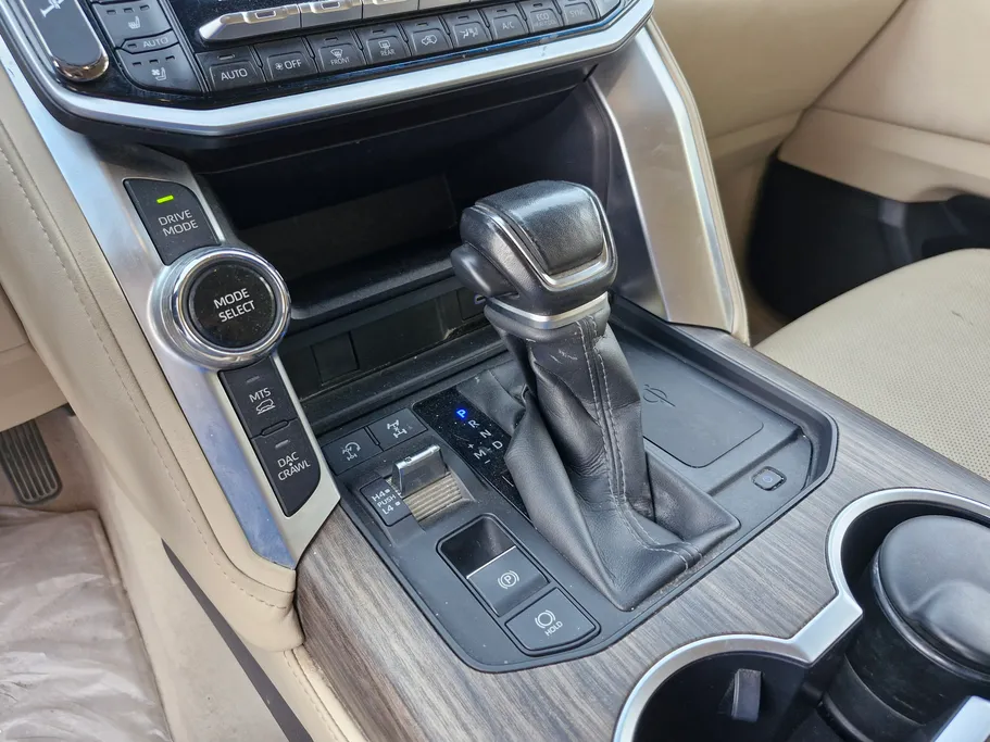 2022 Toyota Land Cruiser VX 