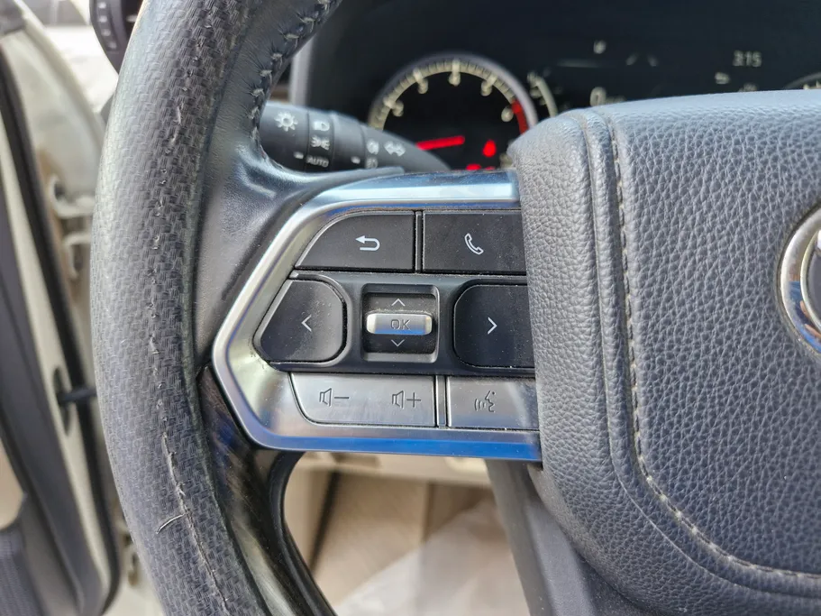2022 Toyota Land Cruiser VX 