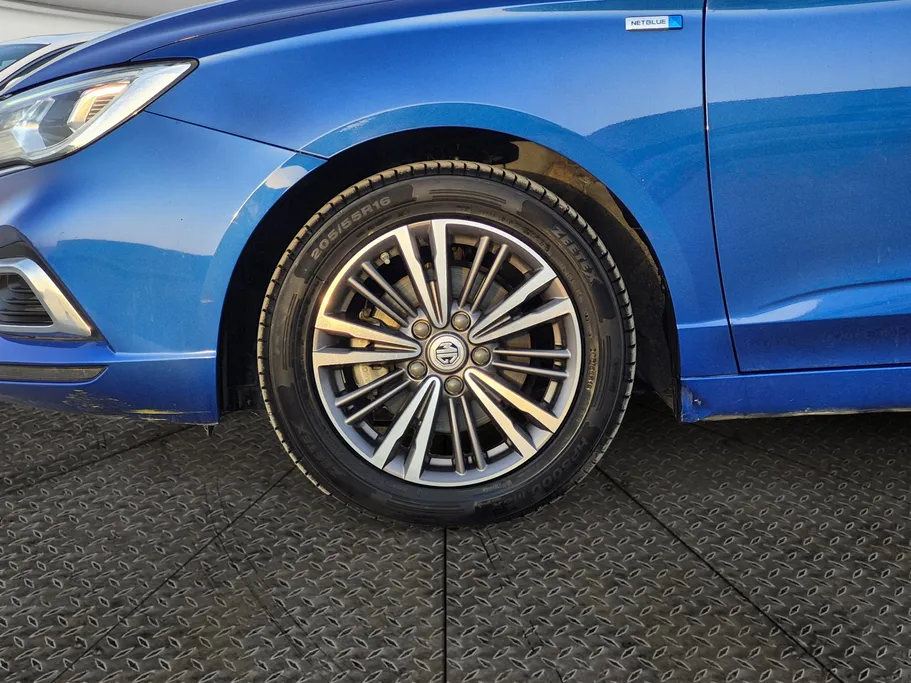 2022 MG 5 LUX 