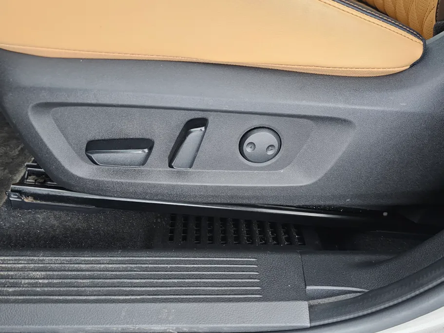 2023 Nissan Xtrail SL 