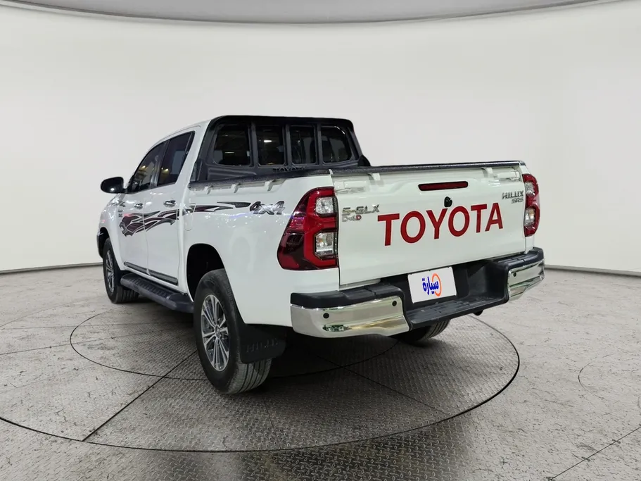 2023 Toyota Hilux SGLX 4X4 AT DSL 
