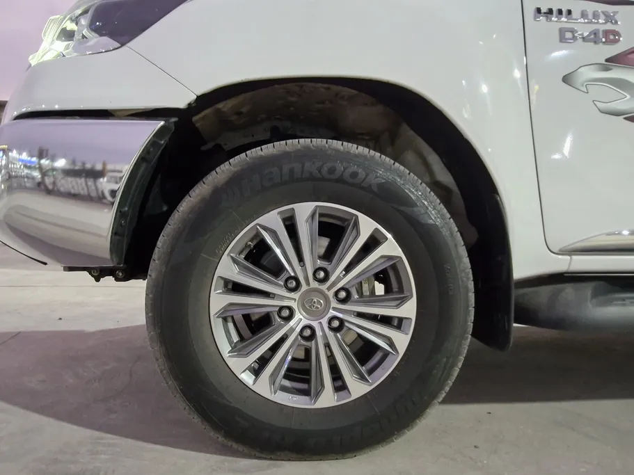 2023 Toyota Hilux SGLX 4X4 AT DSL 