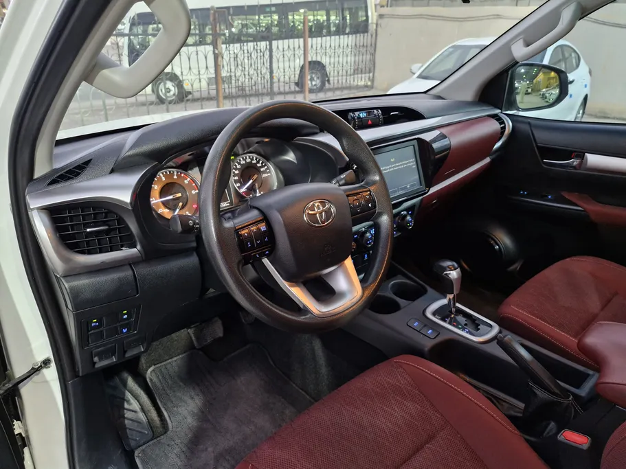 2023 Toyota Hilux SGLX 4X4 AT DSL 