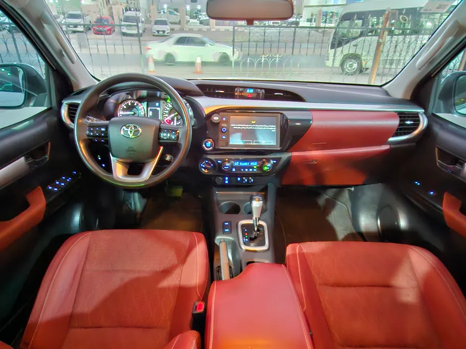 2023 Toyota Hilux SGLX 4X4 AT DSL 