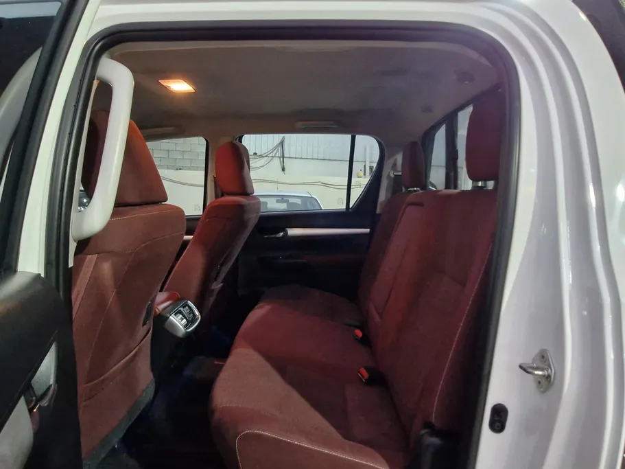 2023 Toyota Hilux SGLX 4X4 AT DSL 