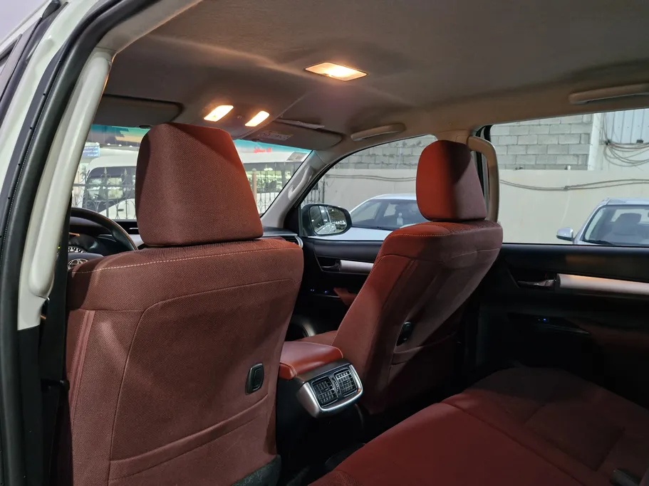 2023 Toyota Hilux SGLX 4X4 AT DSL 