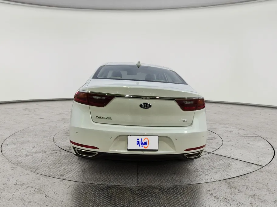 2020 Kia Cadenza LX 