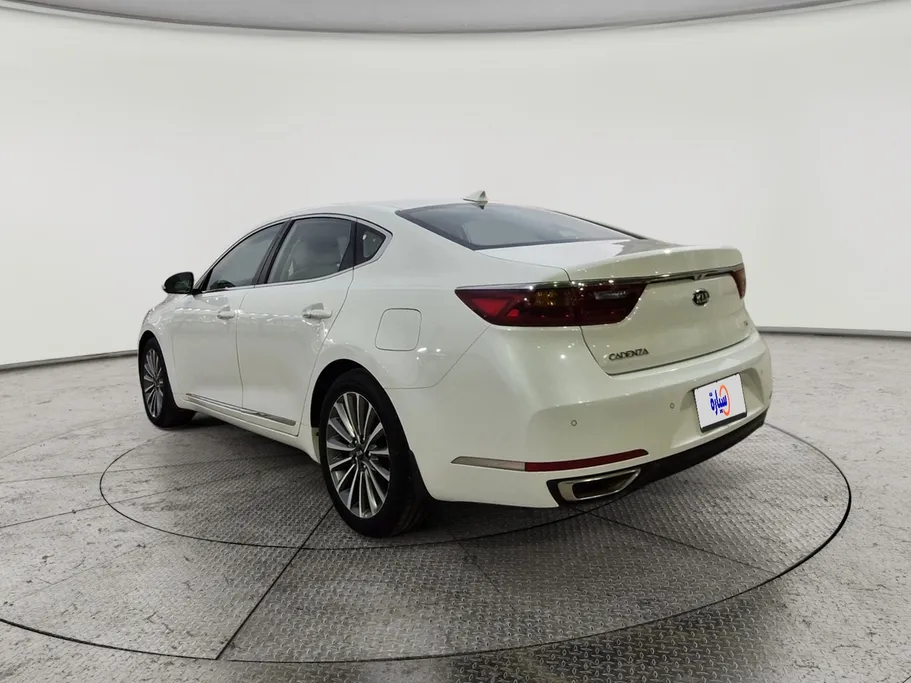 2020 Kia Cadenza LX 