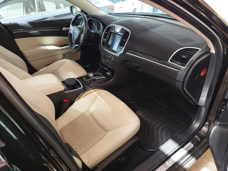 كرايسلر 300 LIMITED 2020 