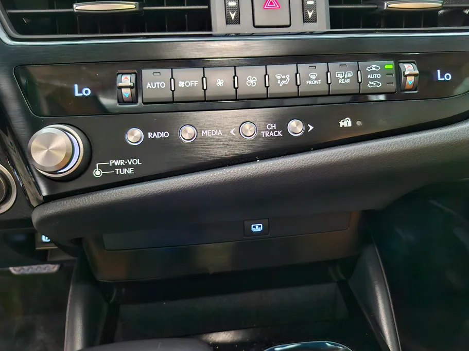 2024 Lexus ES 250 AA Elegant 