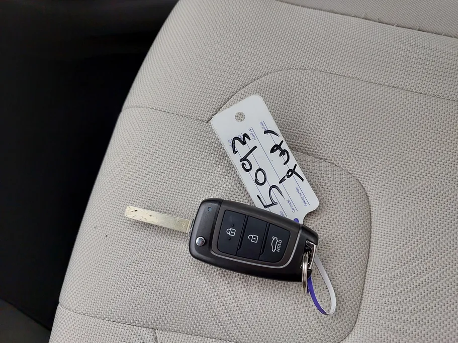 2023 Hyundai Elantra Smart 