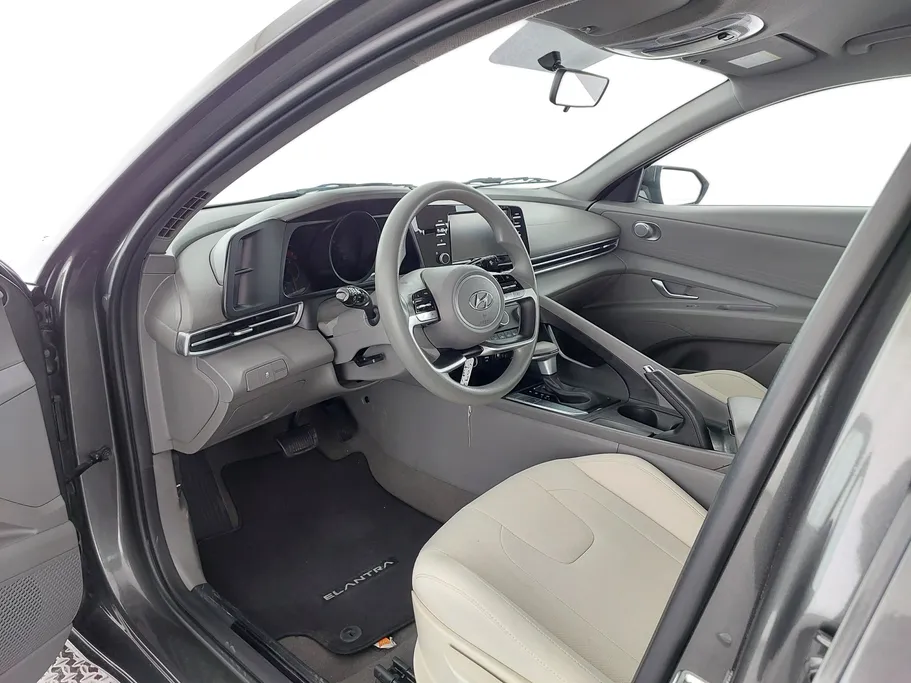 2023 Hyundai Elantra Smart 