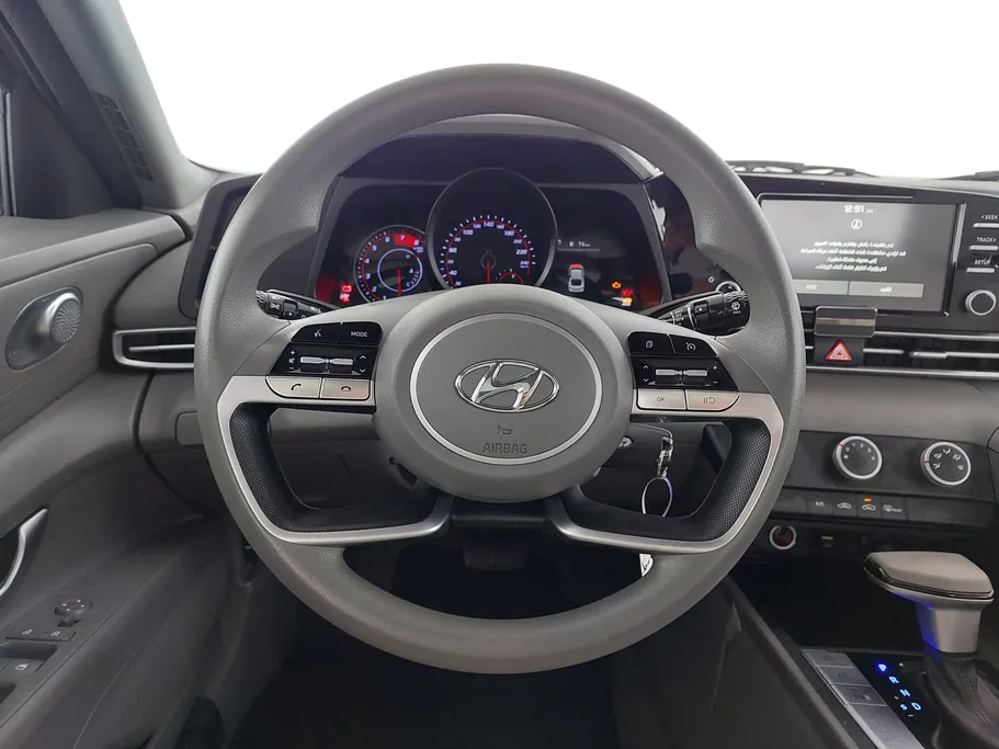 2023 Hyundai Elantra Smart 