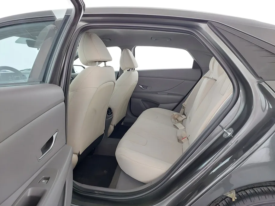 2023 Hyundai Elantra Smart 