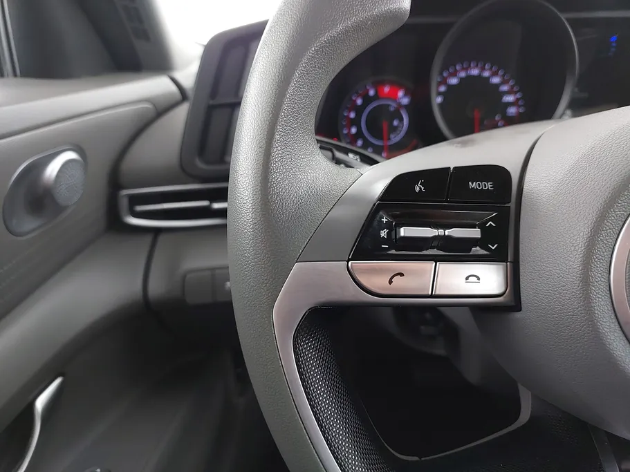 2023 Hyundai Elantra Smart 