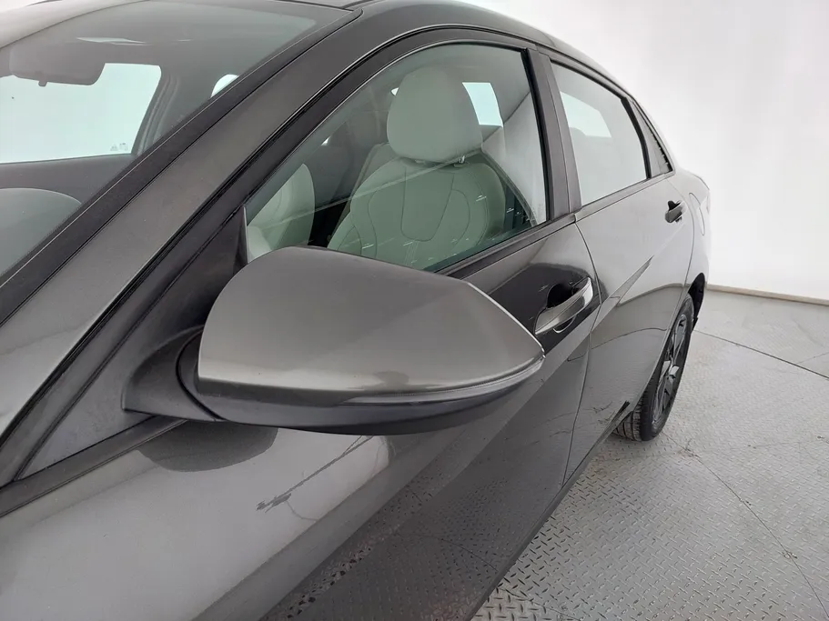 2023 Hyundai Elantra Smart 
