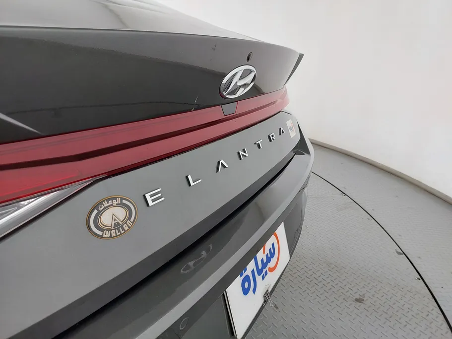 2023 Hyundai Elantra Smart 