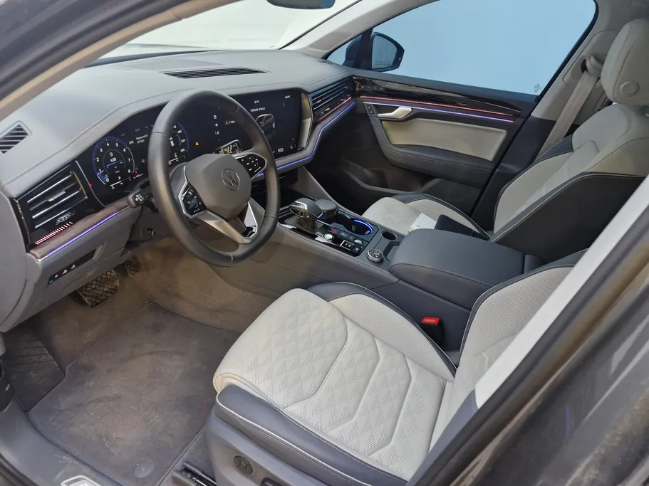 2024 Volkswagen Touareg  