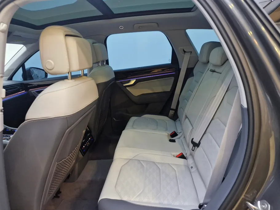 2024 Volkswagen Touareg  