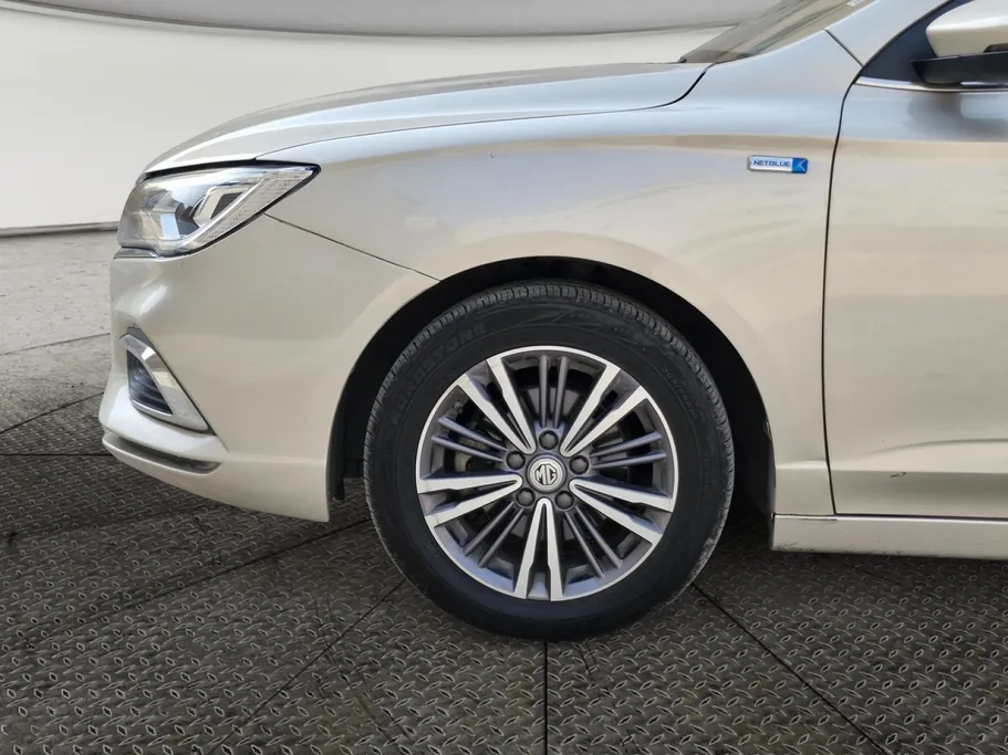 2022 MG 5 LUX 