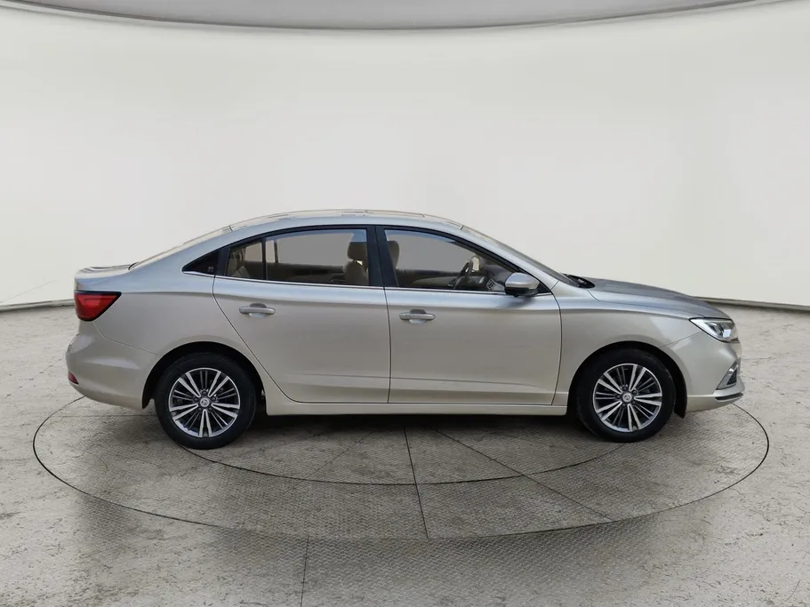 2022 MG 5 LUX 