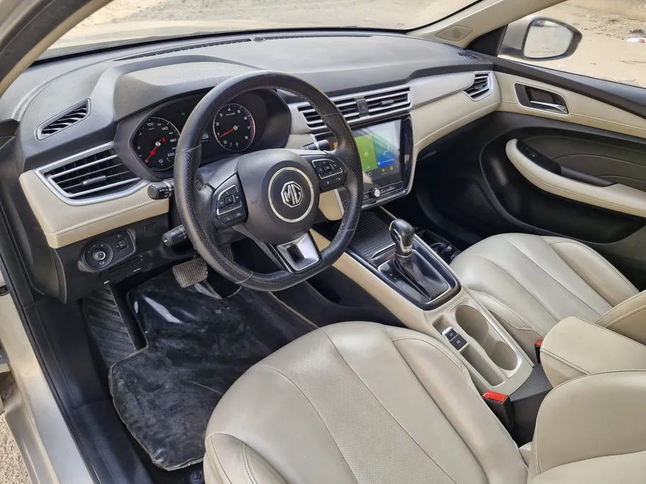 2022 MG 5 LUX 