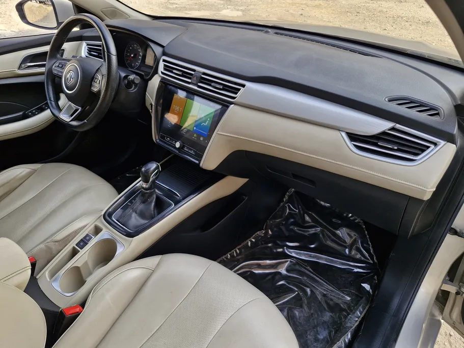 2022 MG 5 LUX 