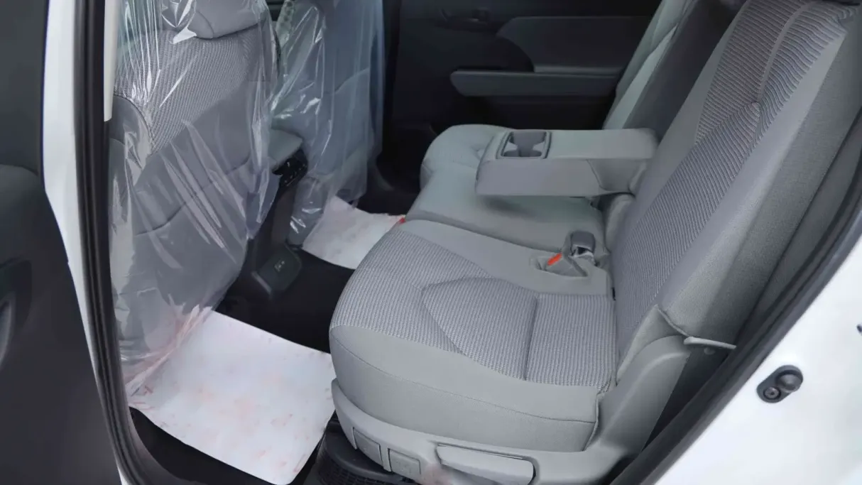 2025 Toyota Highlander LE 
