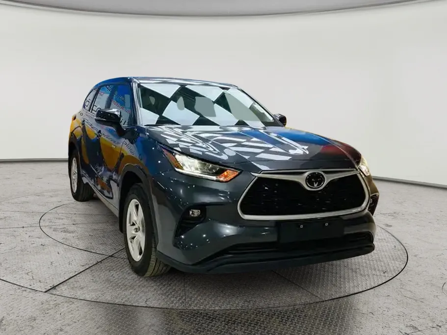 2025 Toyota Highlander LE 
