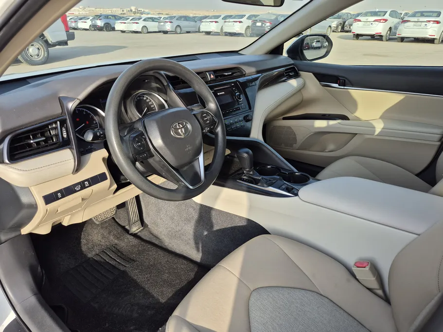 2020 Toyota Camry  LE 